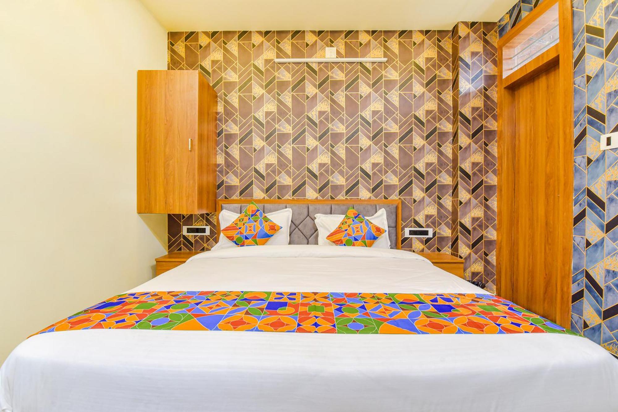 Fabhotel The Castle Inn Udaipur Exterior photo